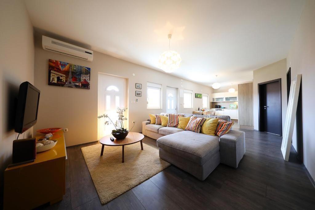 Luxury Apartment Rougemarin Пакоштане Екстер'єр фото