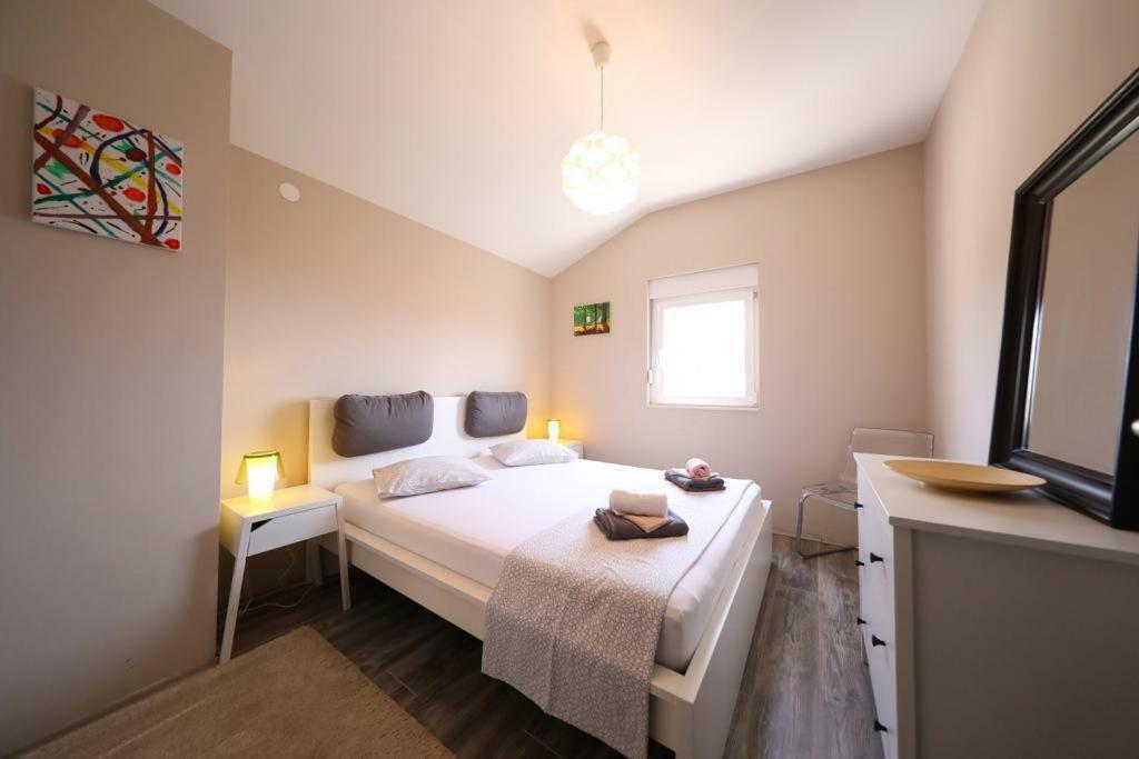 Luxury Apartment Rougemarin Пакоштане Екстер'єр фото